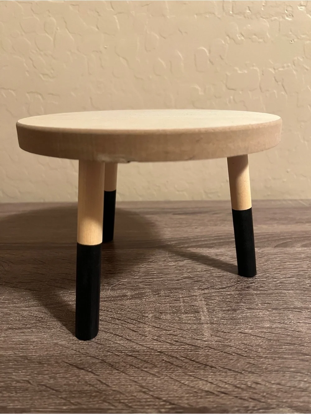 Target Bullseye Wood Round Display Riser Dipped Legs Black NWT